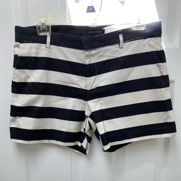 Banana Republic Pants - Banana Republic striped shorts